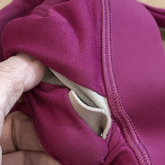 Lululemon Sports Bra Womens 6 Small Pink Envital Medium Support W/Removable Pads - Picture 7 of 7